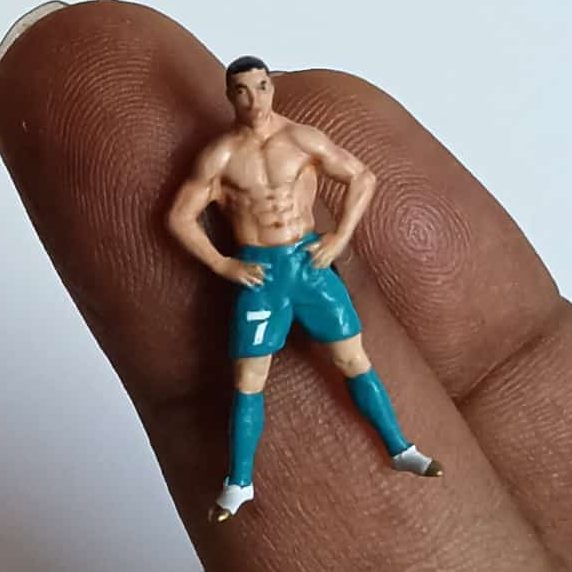 Scale 1:64 Ronaldo CR7 Football Player Miniature