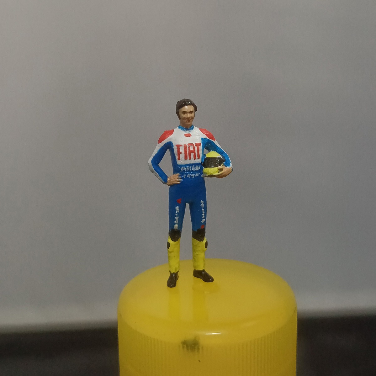 Scale 1:64 Man People Racing Car Miniature