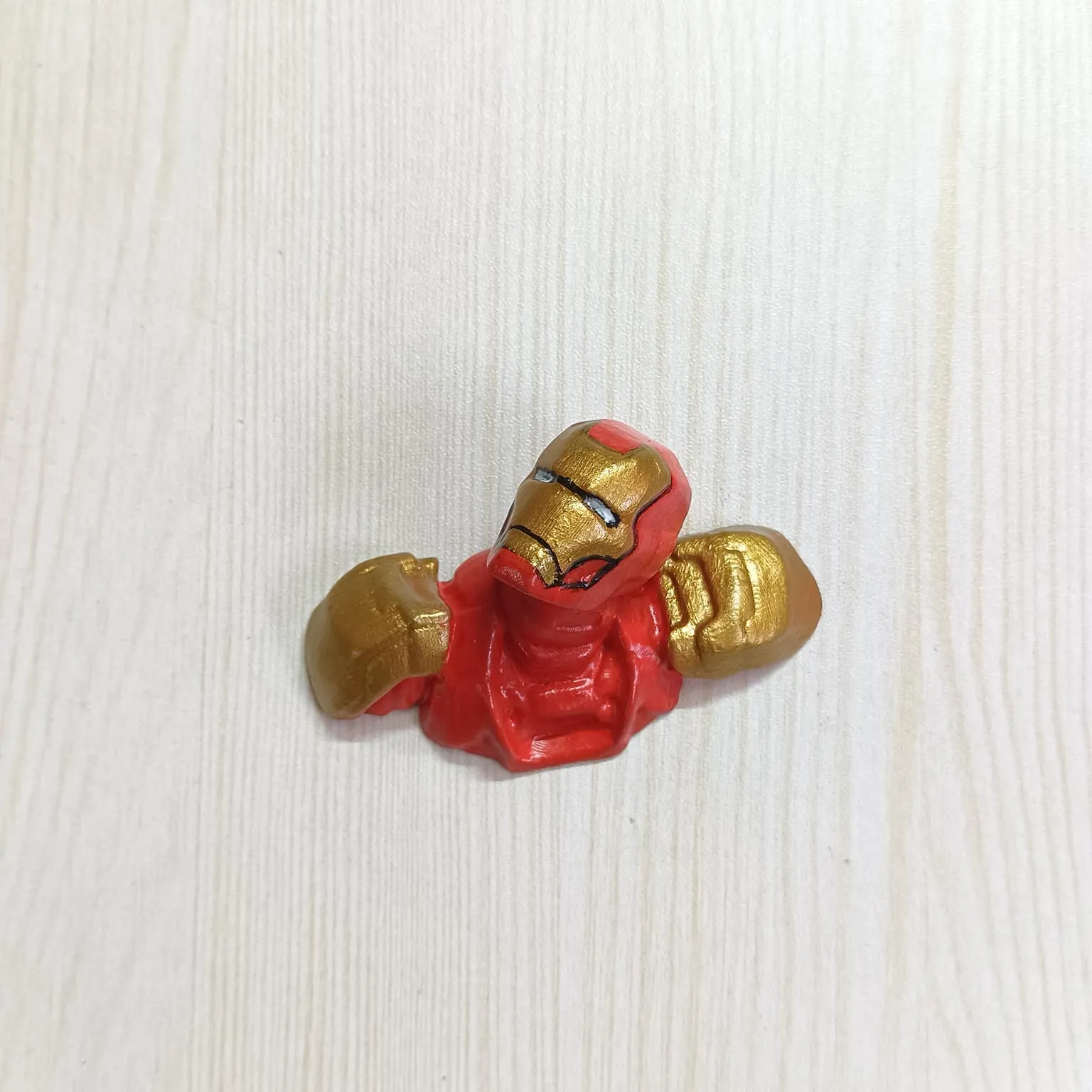 3D Magnet Red Metal Suit Man Comic Movie