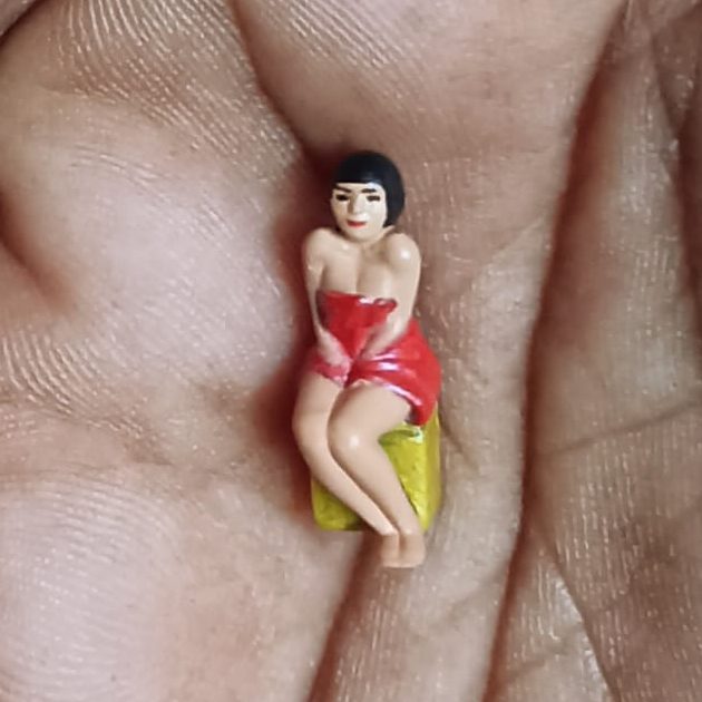 Scale 1:64 Girl Miniature