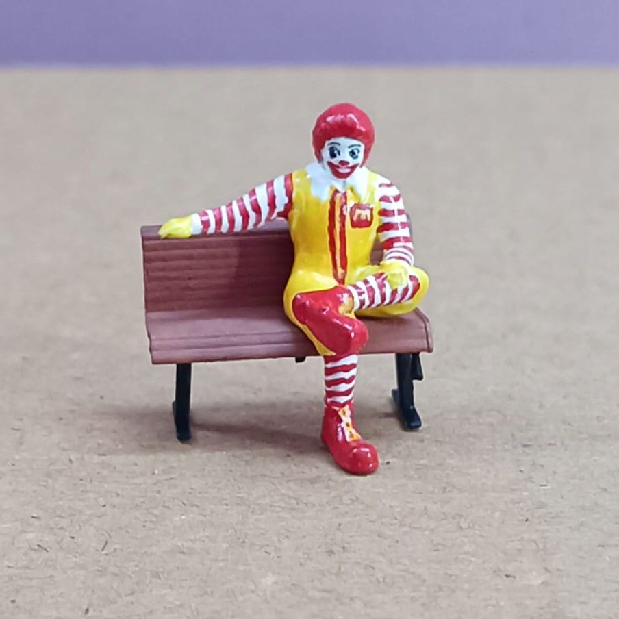 Scale 1:64 Donald Bench Miniature