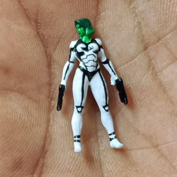 Scale 1:64 Movie Green Girl Miniature