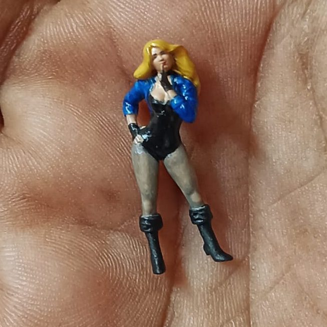 Scale 1:64 Girl Comic Movie Miniature